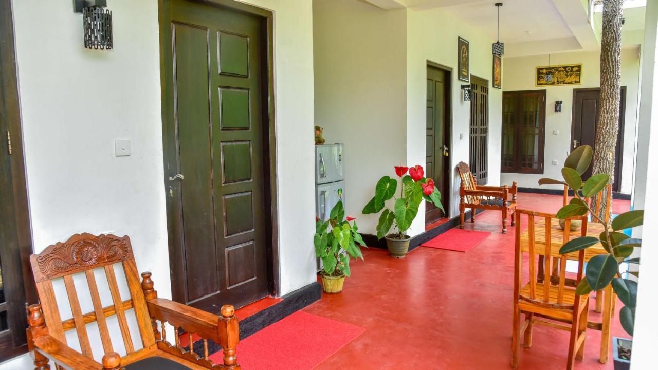 Smashing Inn Дамбулла Экстерьер фото
