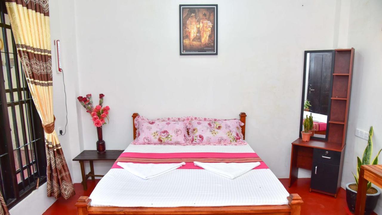 Smashing Inn Дамбулла Экстерьер фото