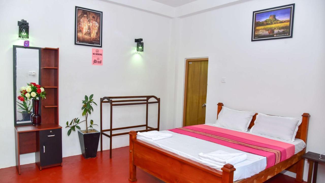 Smashing Inn Дамбулла Экстерьер фото